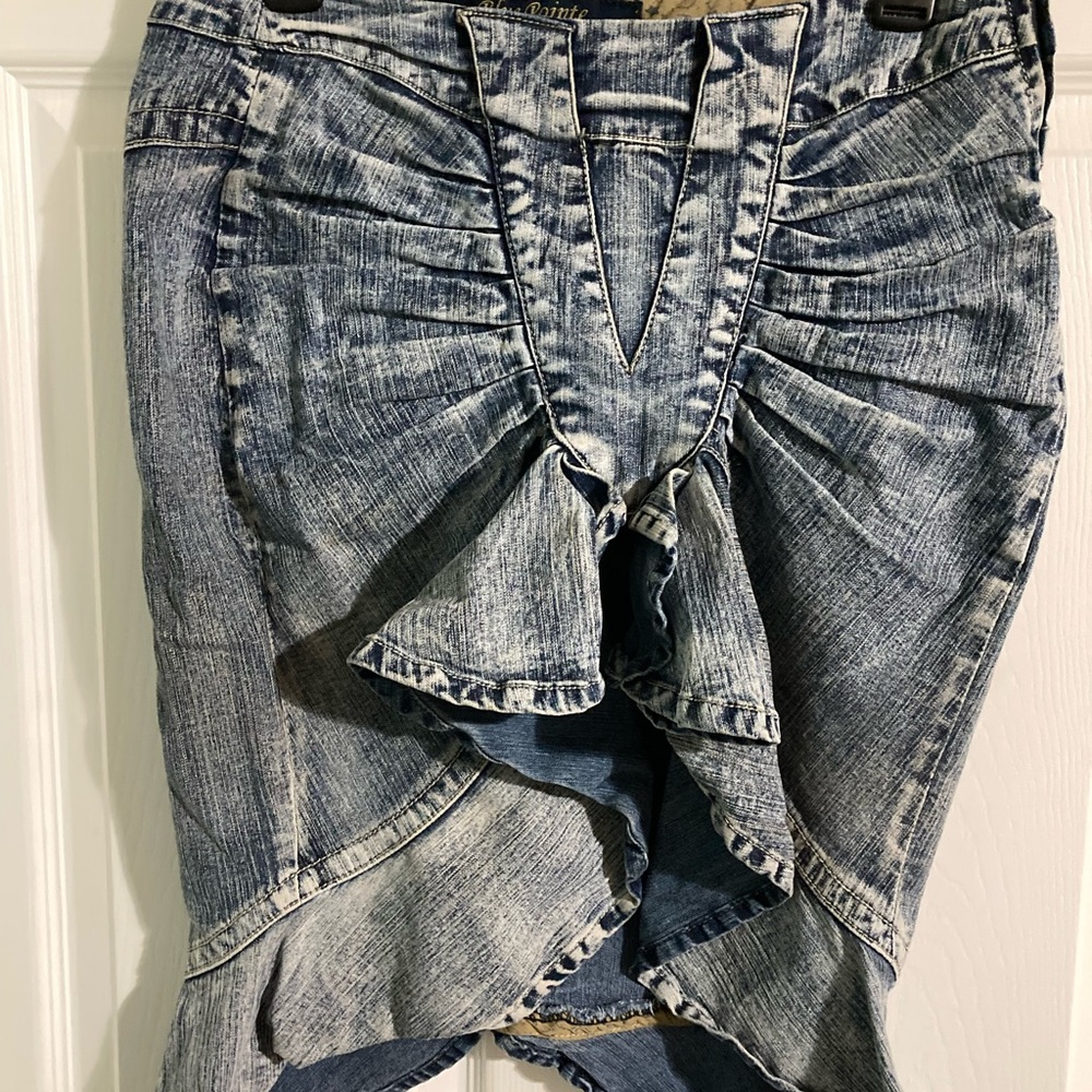 Stylish Denim Skirt with Ruffle Detail